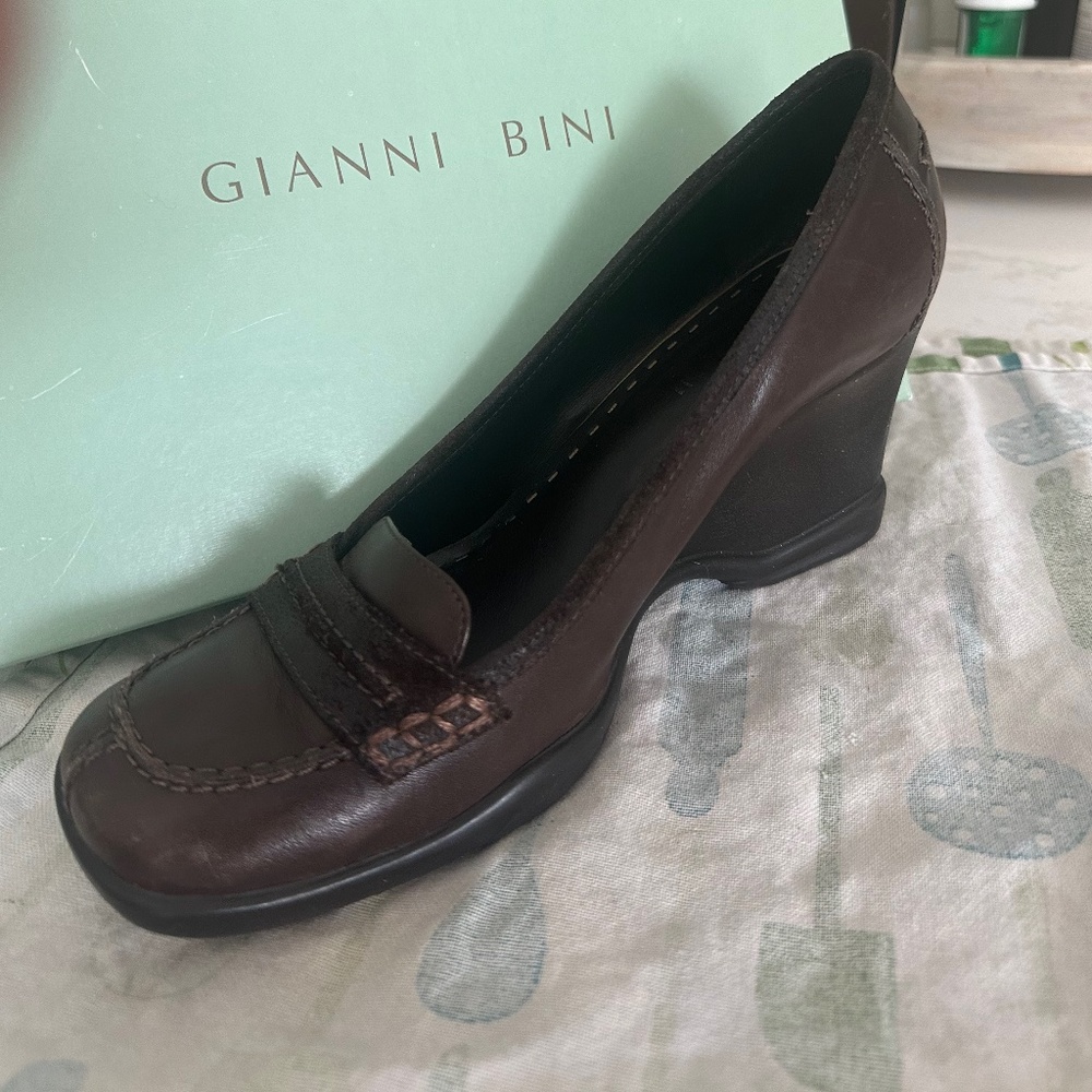 90s wedge loafer - 8.5 brown by Gianni Bini